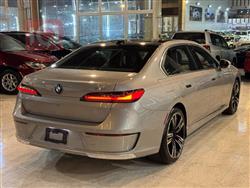 بي ام دبليو الفئة 7